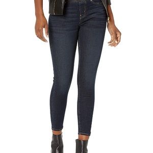 Signature Gold Levi Strauss & Co.